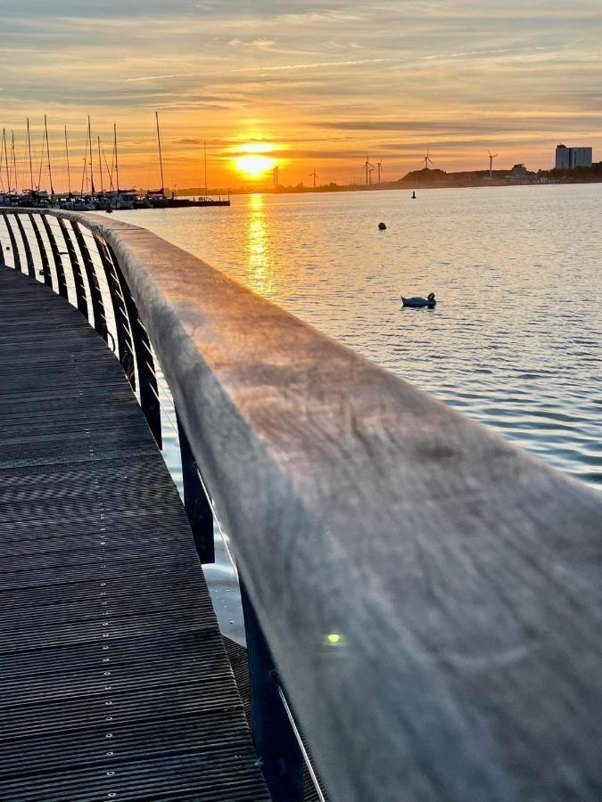 Marina View *